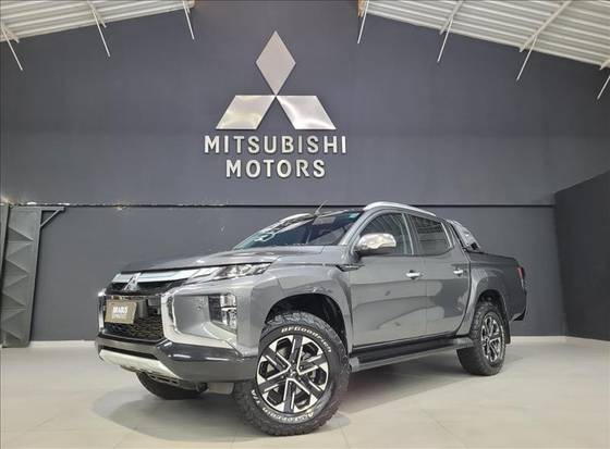 MITSUBISHI L200 TRITON 2.4 16V TURBO DIESEL SPORT HPE-S CD 4P 4X4 AUTOMÁTICO MITSUBISHI L200 TRITON 2.4 16V TURBO DIESEL SPORT HPE-S CD 4P 4X4 AUTOMÁTICO